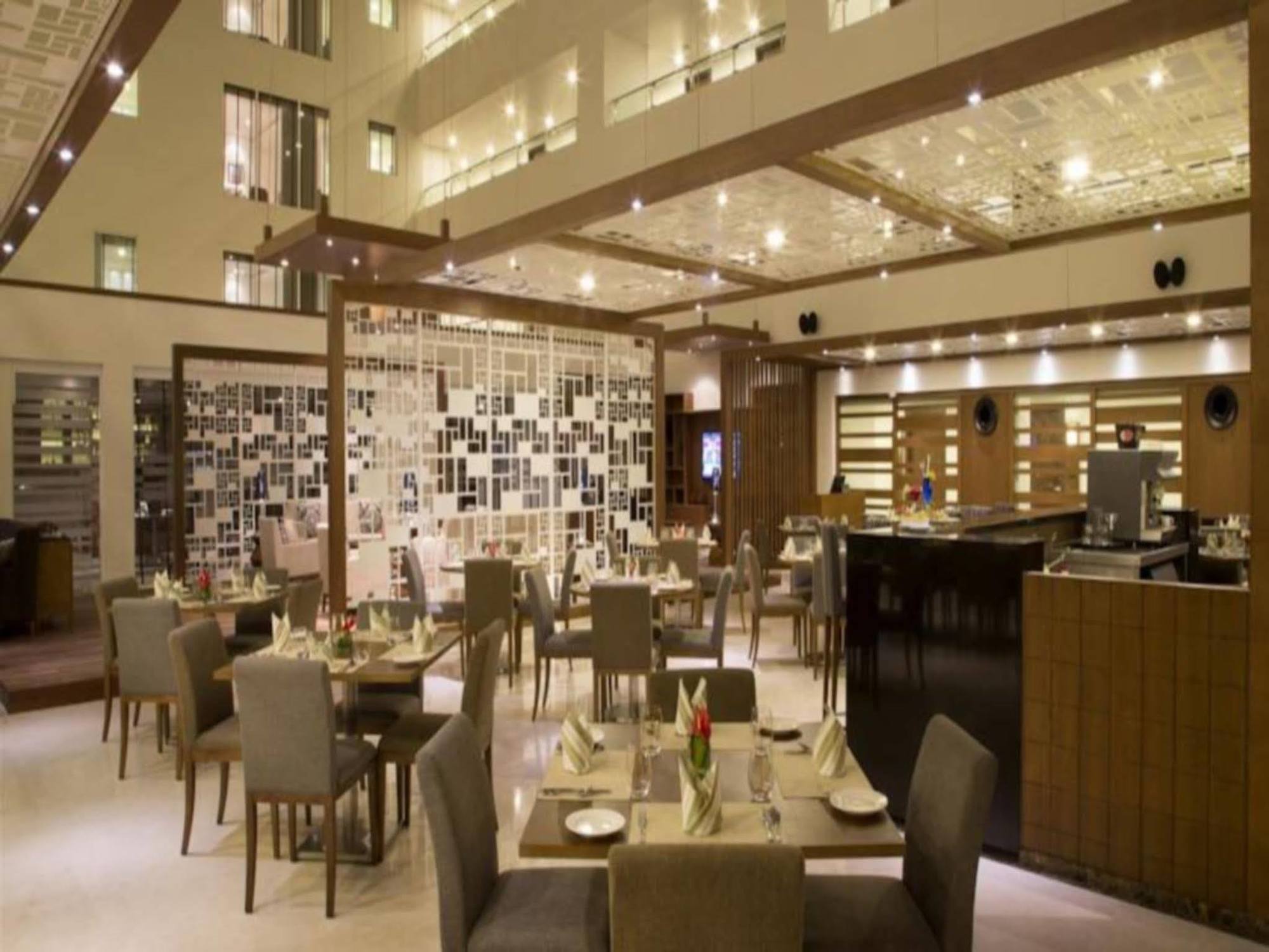 Oakwood Residence Whitefield Bangalore Bagian luar foto